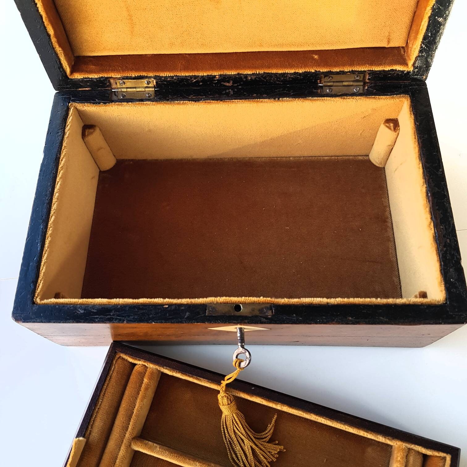 Antique Victorian Jewellery box with inlaid on the top and in front at key.