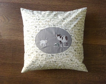 Kussenhoes Sheep Allover van katoenen stof van acufactum met borduurwerk winterschapen en lammetjes, ca. 40 x 40 cm