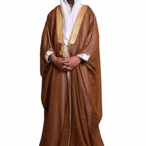 Arabic Mens cloak bisht Cloak Arab Dress Thoub SAUDI Men's Traditional Rob EID white scarves black cord ugal 3 pieces sets Only Light Brown