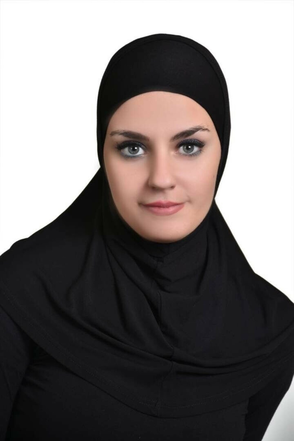 almira hijab 2
