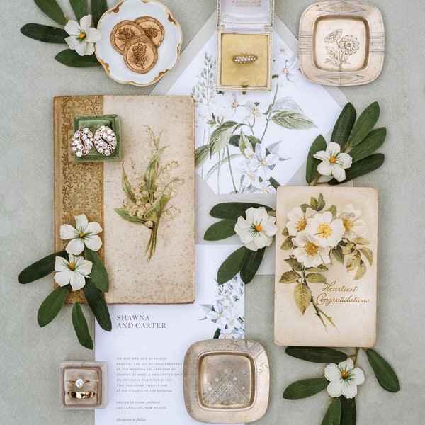 Tapete de estilismo plano de gamuza plateada