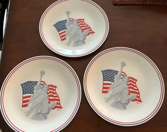 Set of 3 Correlle 10” Statue of Liberty Plates 1991