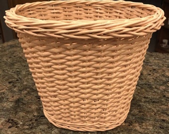 Vintage Wicker Rattan Woven Waste Basket Trash Can Peachy Pink 9” 1970’s Boho