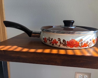 Vintage 70’s Orange Poppies Enamel 9.25” Frying Sauté Pan with Lid