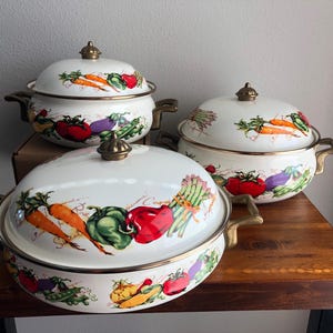 Set of 3 Vintage Farmer’s Market Lidded Enamelware Casseroles with Brass Handles and Knobs