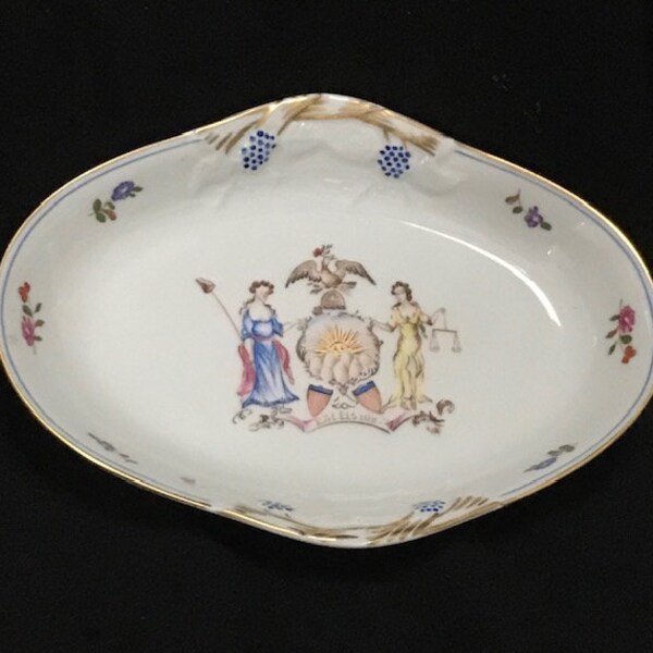 Mottahedeh New York State Seal Trinket Dish NY Historical Society Porcelain Vista Allegre Portugal 7"