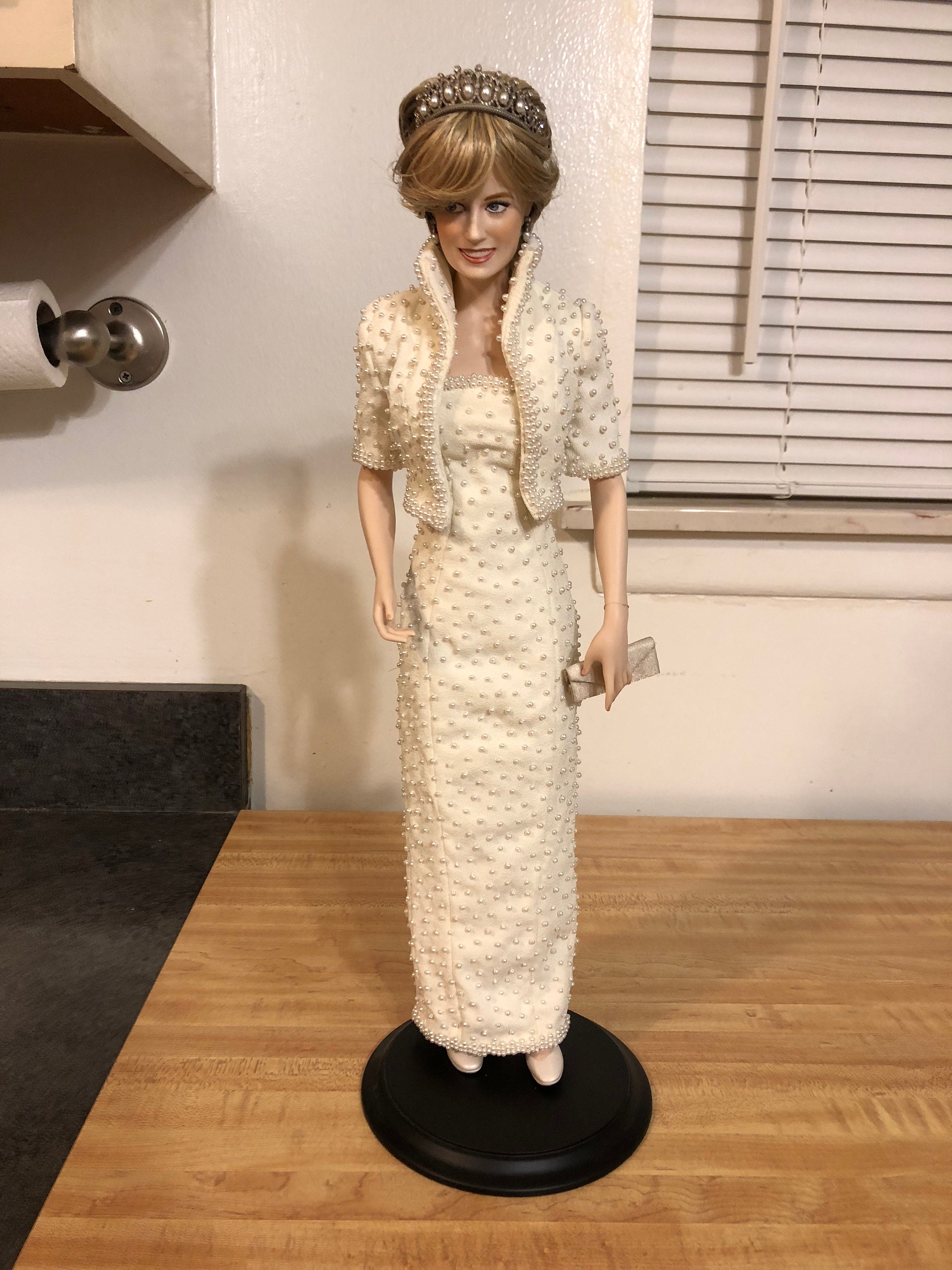 franklin mint diana princess of wales porcelain portrait doll