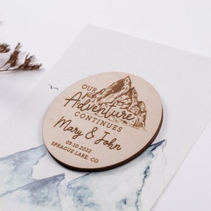 Ons avontuur Save the date-magneten met kaarten houten trouwmagneten Bergbedankjes trouwbedankjes aangepaste houten magneet met kaarten