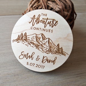 Mariage rustique en bois de montagne, faites gagner des aimants pour date, aimant en bois aventure
