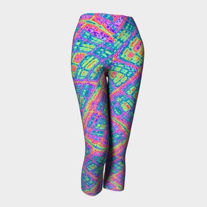Psychedelic Groovy Vibrant Rainbow Grid Polyester Capri Leggings