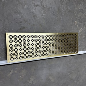 Los registros de latón personalizados y las cubiertas de ventilación de aire se pueden fabricar en cualquier tamaño y forma, latón satinado, pulido o envejecido.