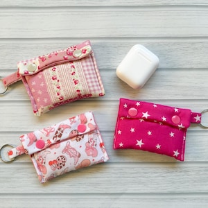 ピンクミックスハンドメイドAirPods / ヘッドホン / 小物キーリングポーチ