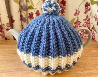 Traditional Hand Knitted Tea Cosy - 4 cup teapot