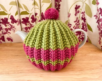 Traditional Hand Knitted Tea Cosy - 4 cup teapot