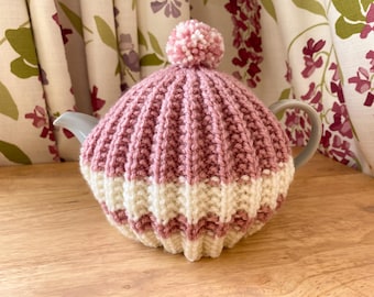 Traditional Hand Knitted Tea Cosy - 4 cup teapot