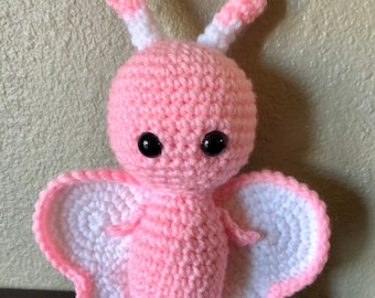 Pluszowy motyl na szydełku