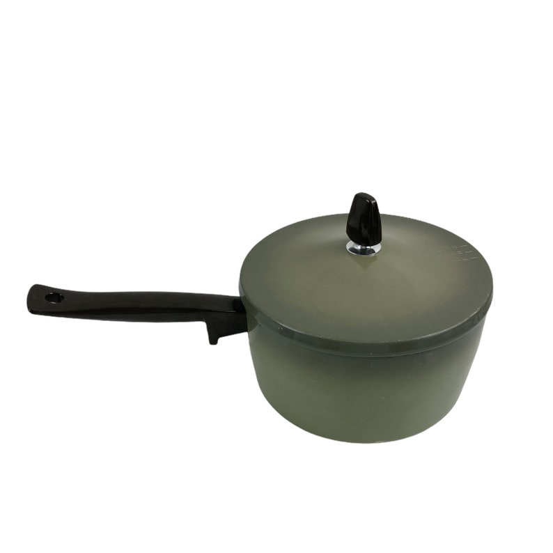 Vintage Mardi Gras Regal Ware Aluminum Pot with Lid Teflon Finis Vintage Mardi Gras Regal Ware Aluminum Pot with Lid Teflon Finis