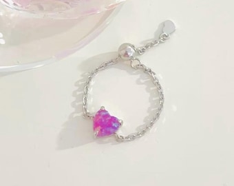 Anillo de cadena ajustable de plata de ley con corazón de ópalo rosa y sello distintivo