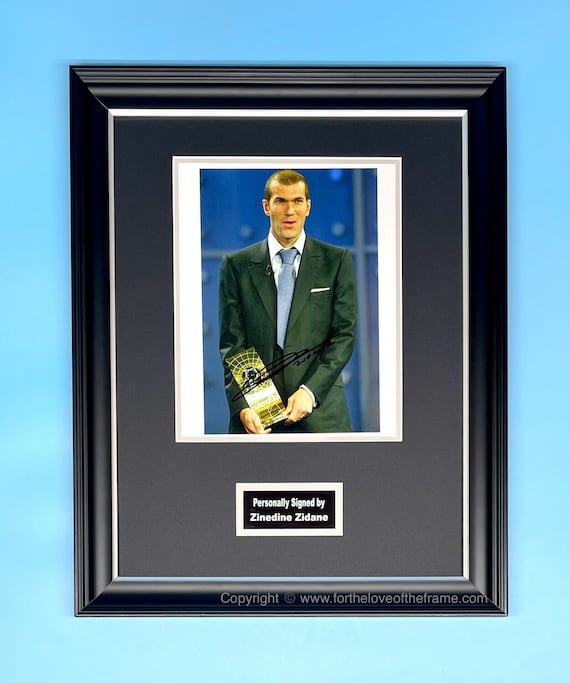 ジネディーヌ・ジダン直筆サインフォト 額入り ジネディーヌ・ジダン