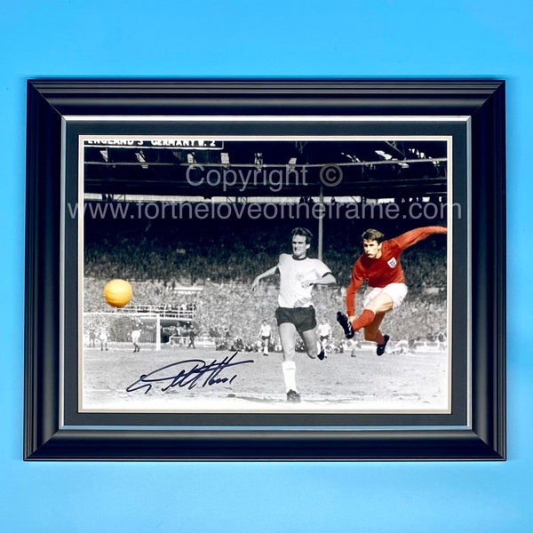 Autographe Wolfgang Overath - Vainqueur Coupe Du Monde FIFA 1974 (Allemagne) + Certificat