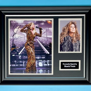 Shania Twain Signed Photo In Luxury Handmade Wooden Frame & AFTAL Member COA Autograph Music Memorabilia Poster