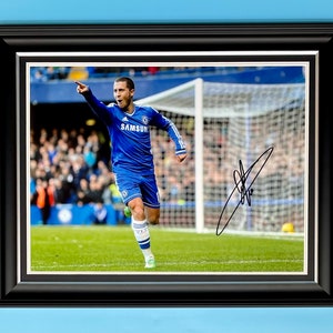 Eden Hazard Signed Photo In Luxury Handmade Wooden Frame & AFTAL Member COA Autograph Football Soccer Memorabilia Chelsea Poster