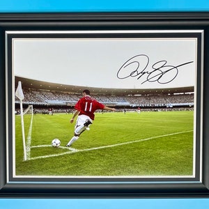 Ryan Giggs Signed Photo In Luxury Handmade Wooden Frame & AFTAL Member COA Autograph Football Soccer Memorabilia Manchester United Poster