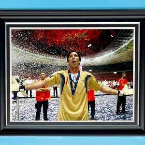 Gianluigi Buffon Signed Photo In Luxury Handmade Wooden Frame & AFTAL Member COA Autograph Football Soccer Memorabilia Italy Poster