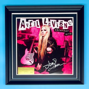 Avril Lavigne Signed Photo In Luxury Handmade Wooden Frame & COA Autograph Music Memorabilia Greatest Hits Limited Edition Vinyl Poster