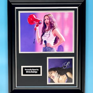 Olivia Rodrigo Signed Photo In Luxury Handmade Wooden Frame & AFTAL Member COA Autograph Music Memorabilia Guts Poster
