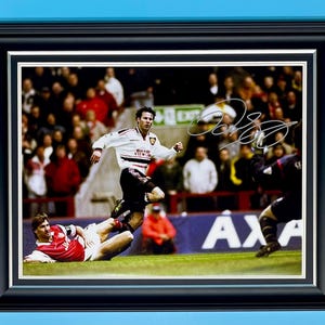 Ryan Giggs Signed Photo In Luxury Handmade Wooden Frame & AFTAL Member COA Manchester United Poster Football Soccer Memorabilia Autograph
