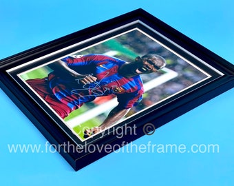 サミュエル・エトー直筆サイン入りサッカー記念品 FCバルセロナ