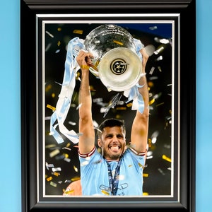 Rodri signiertes Foto in luxuriösem, handgefertigtem Holzrahmen und AFTAL-Mitglieds-Echtheitszertifikat, Autogramm, Fußball-Fußball-Erinnerungsstücke, Manchester City-Poster