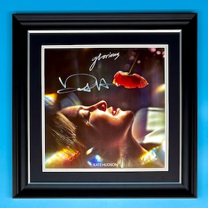 Kate Hudson Signed Photo In Luxury Handmade Wooden Frame & AFTAL Member Certificate Of Authenticity Poster Music Memorabilia Autograph Auto