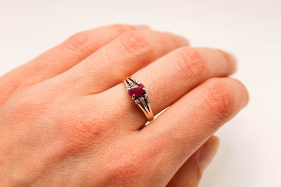 Vintage Natural Ruby Ring: 9ct Gold & Sterling Si… - image 3