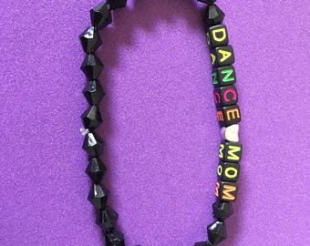 Pulsera elástica de cuentas Dance Mom Mama: Ballet Black con letras fluorescentes. Joyería elástica.
