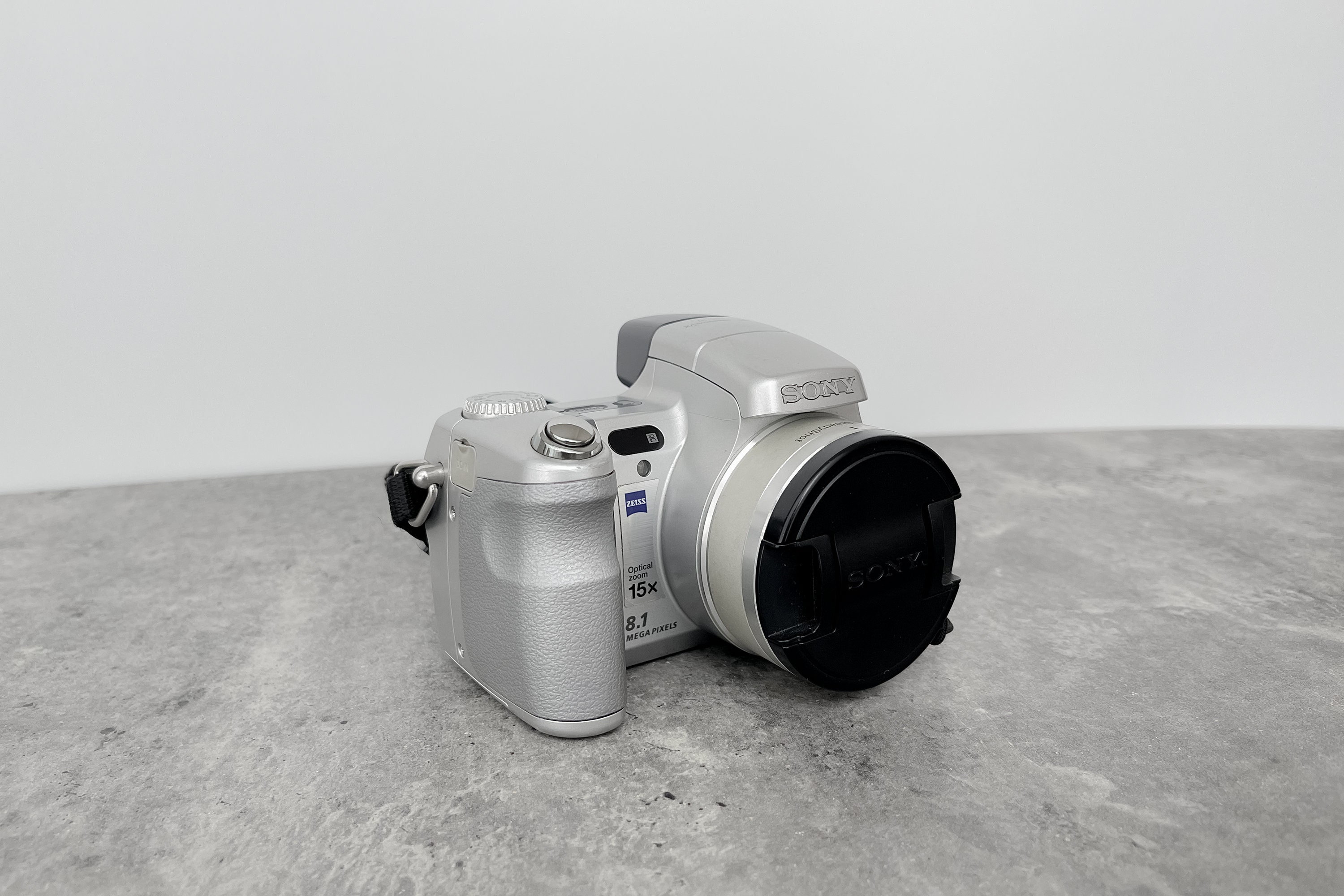 Digital Camera Sony Cyber-shot DSC-H7 / Vintage Digital Digital Camera Sony Cyber-shot DSC-H7 / Vintage Digital