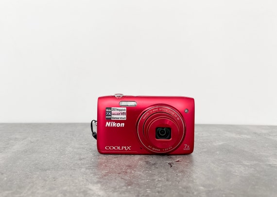 Digital Camera Nikon Coolpix S3500 Red / Vintage Digital