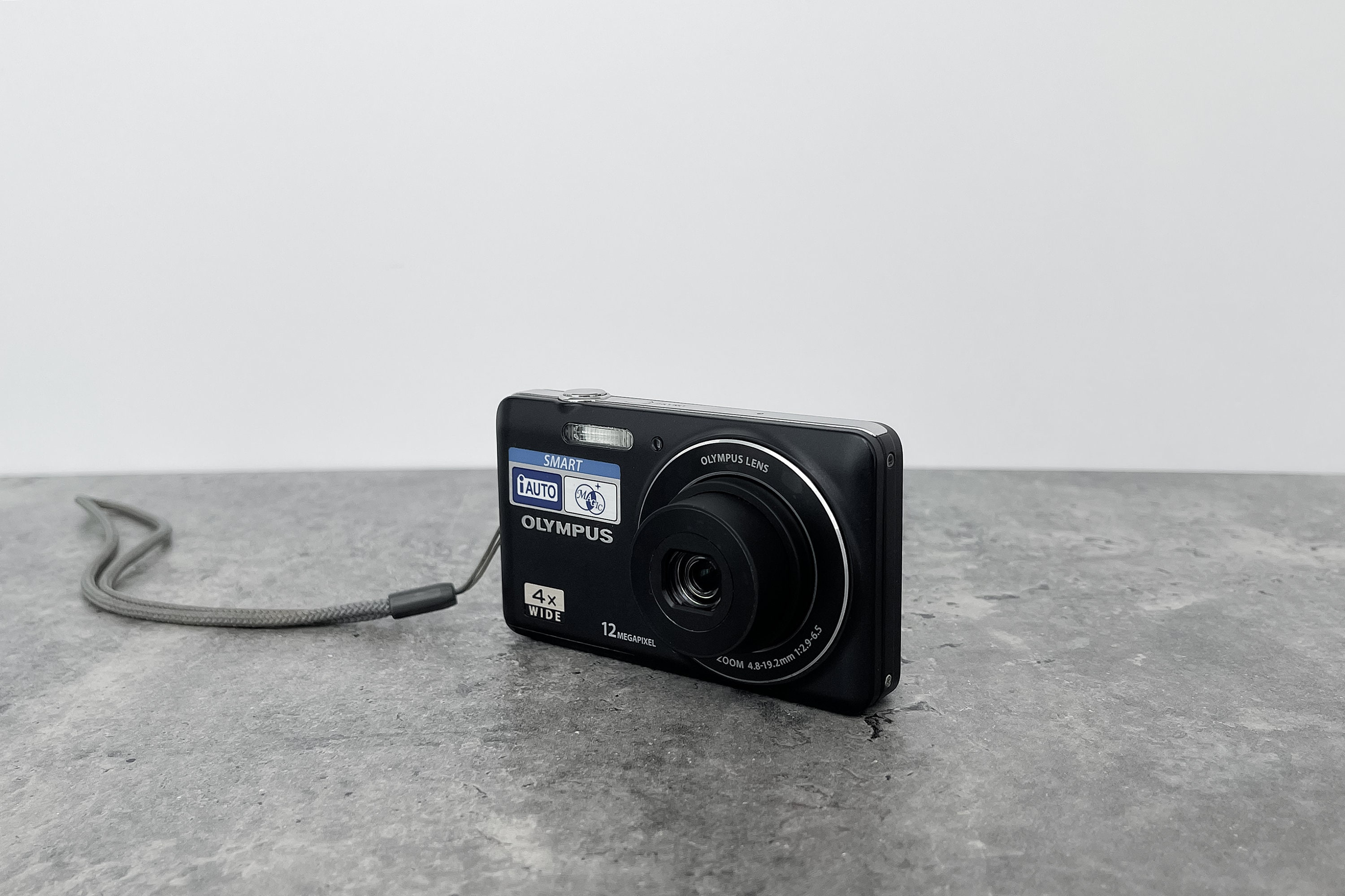 OLYMPUS 4X WIDE VG-110 (良品） Olympus VG-110 12 MP Digital Camera with 4x Wide Zoom Lens