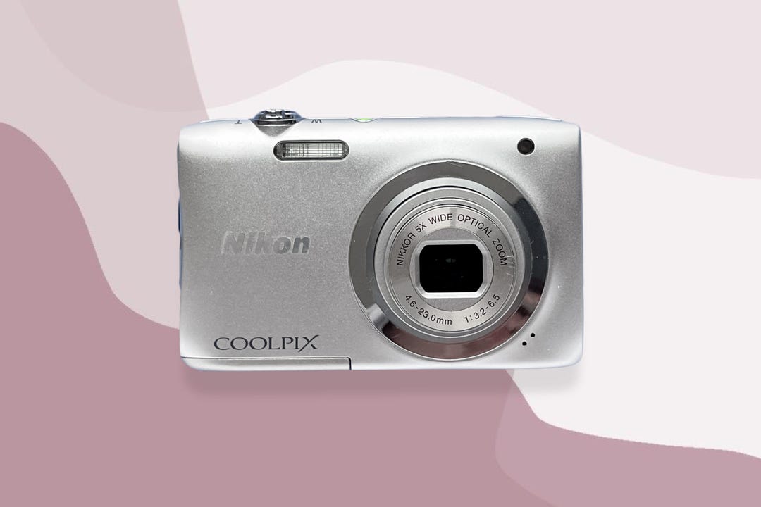 Nikon ニコン　COOLPIX A100 silver Nikon digital camera COOLPIX A100 5x optical 20,050,000