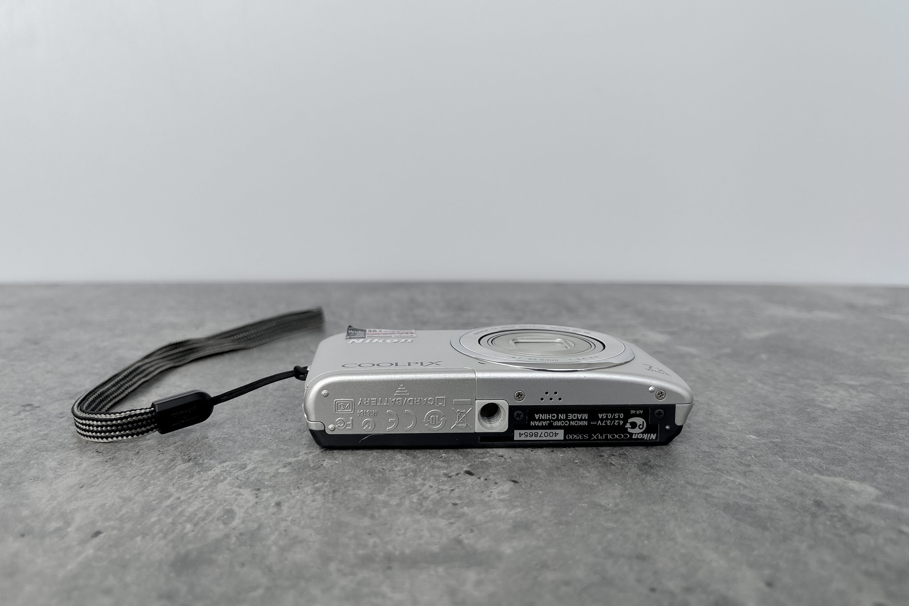 Digital Camera Nikon Coolpix S3500 Silver / Vintage Digital Digital Camera Nikon Coolpix S3500 Silver / Vintage Digital