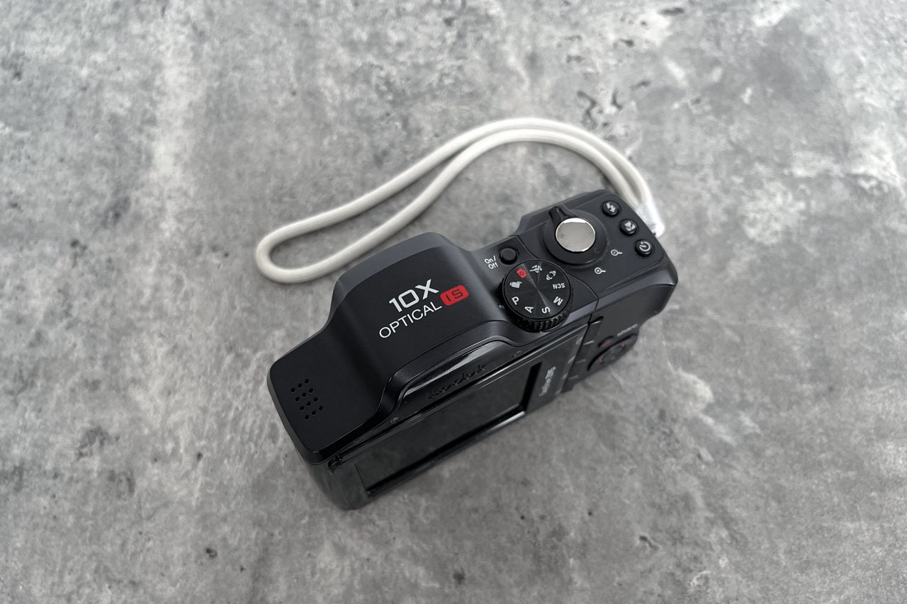 Digital Camera Kodak Easyshare Z915 / Vintage Digital Camera