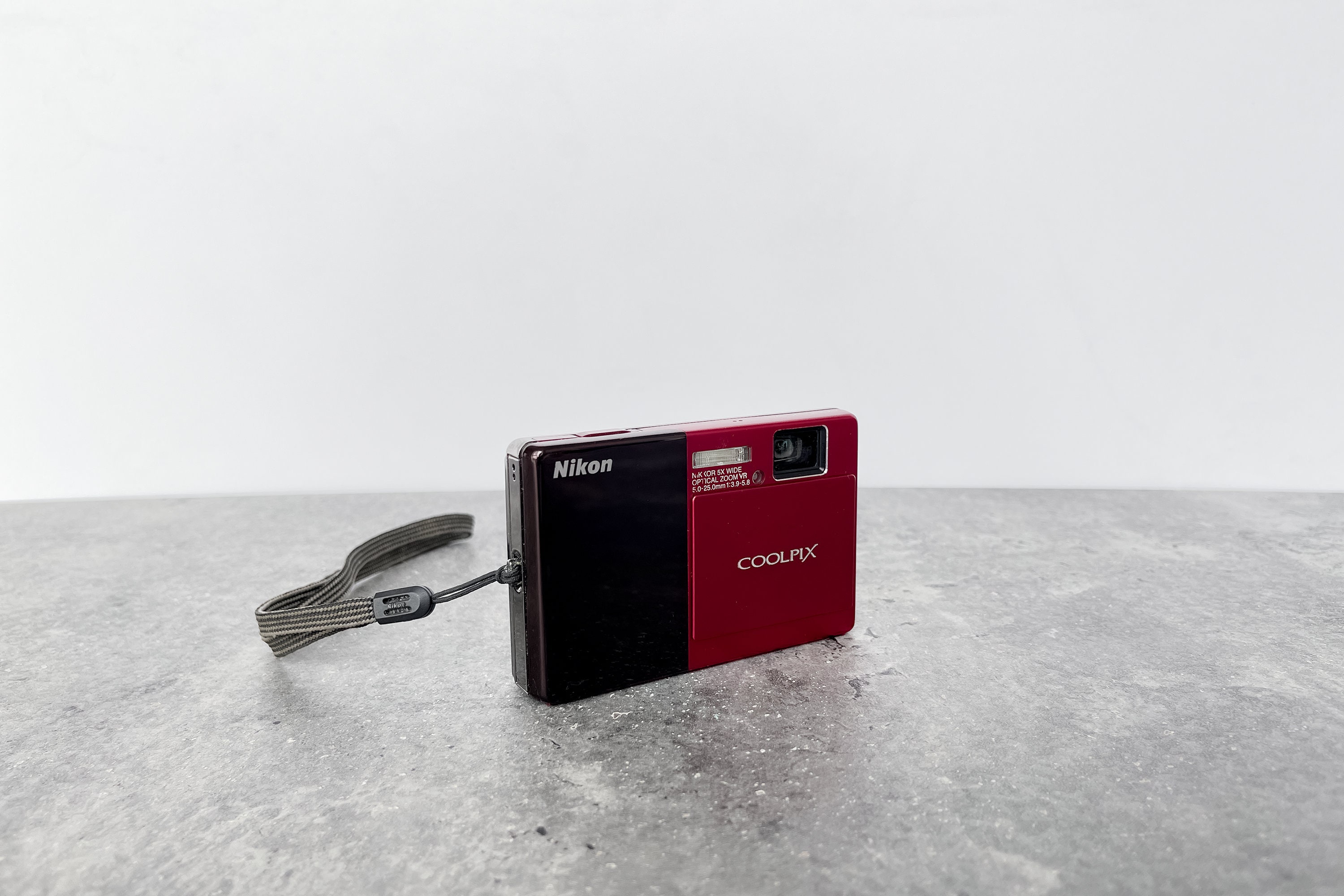 【Q2286】 Nikon COOLPIX S70 レッド ニコン クールピクス Q2286】 Nikon COOLPIX S70 レッド ニコン クールピクスの通販