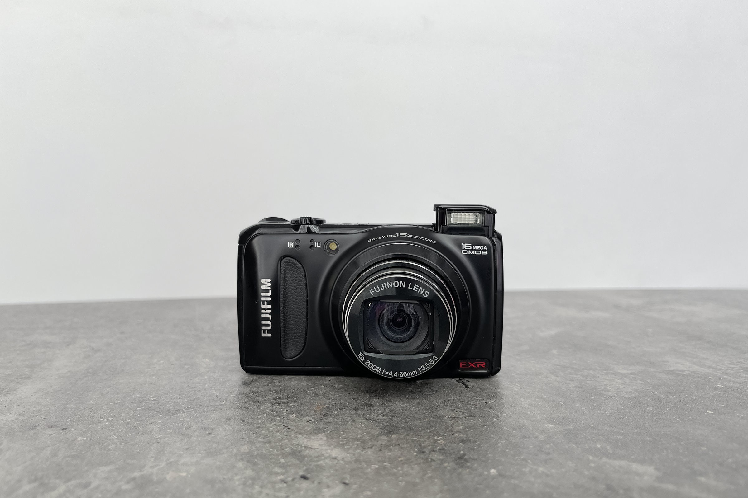 Digital Camera Fujifilm Finepix F500EXR / Vintage Digital