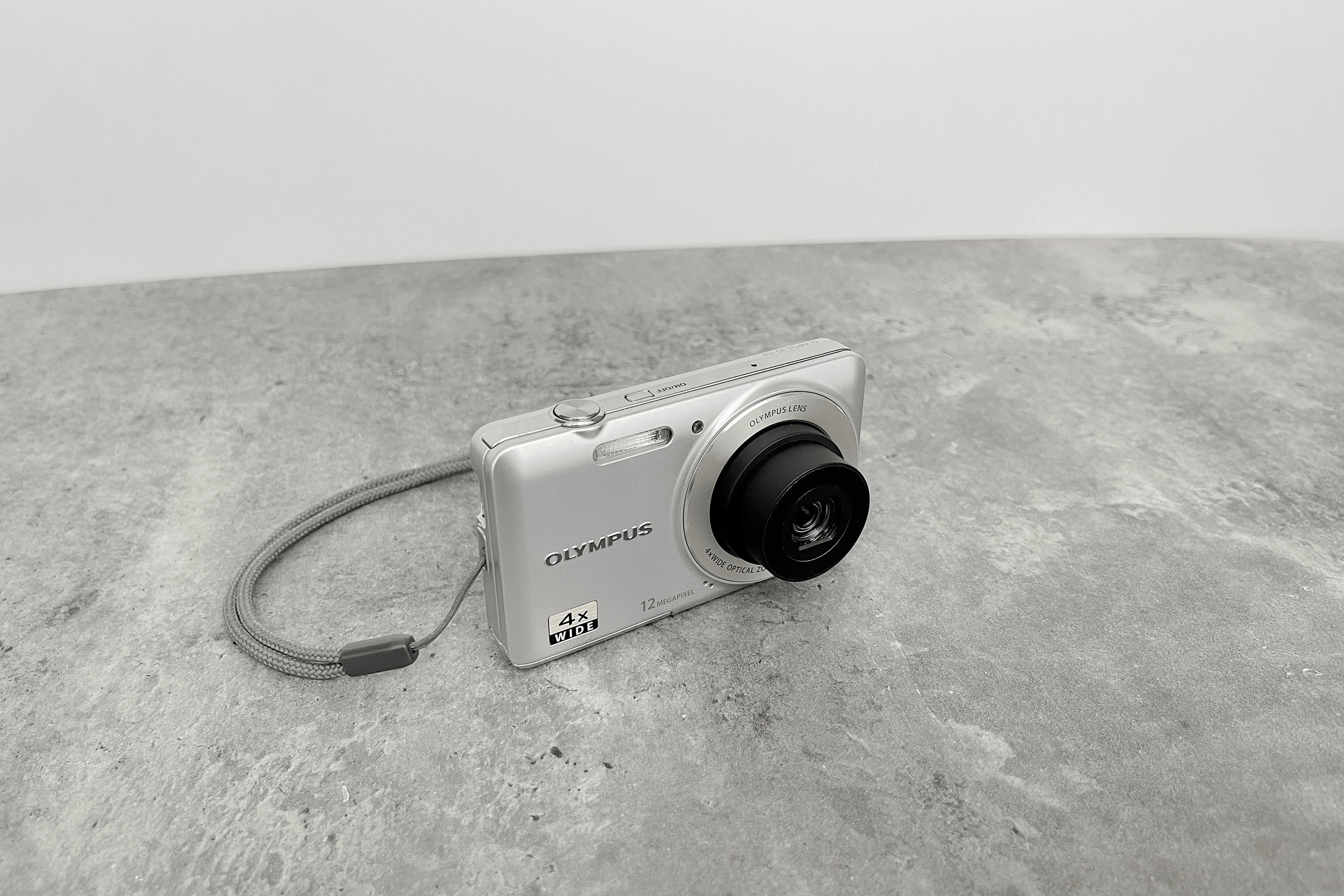 オリンパス　OLYMPUS　デジタルカメラ　VG-110　シルバー Olympus VG-110 Digital Camera (Silver) 228175 B&H Photo Video