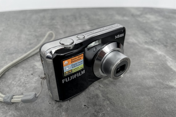 デジタルカメラ 富士フイルム FinePix AV200 / ヴィンテージ