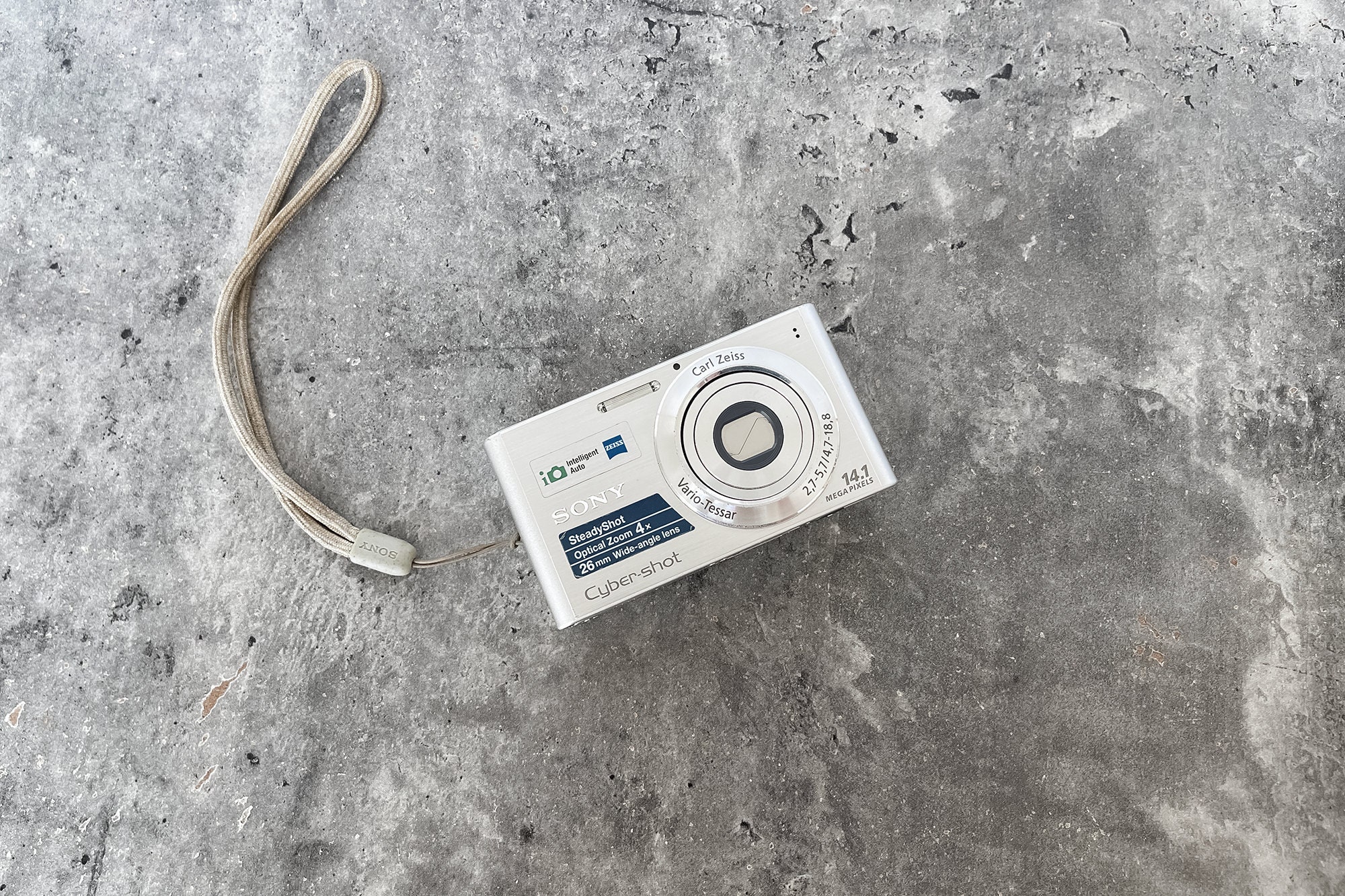 【美品】ソニー SONY CYBER-SHOT DSC-W320 シルバー ソニー(SONY) Cyber-shot DSC-W320 S シルバーの買取価格