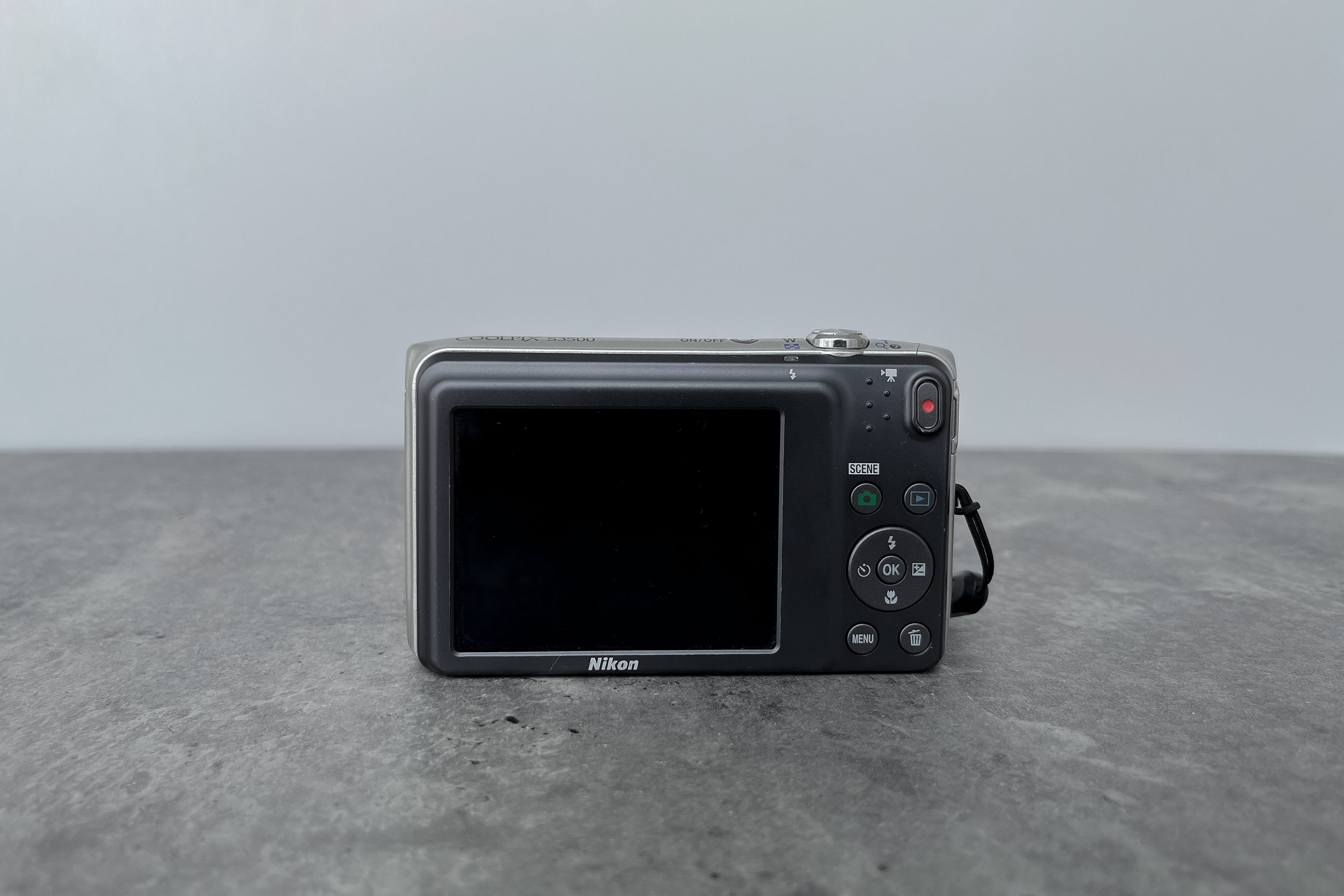 Nikon s3500 シルバー 41njyv-wBYL.jpg_BO30,255,255,