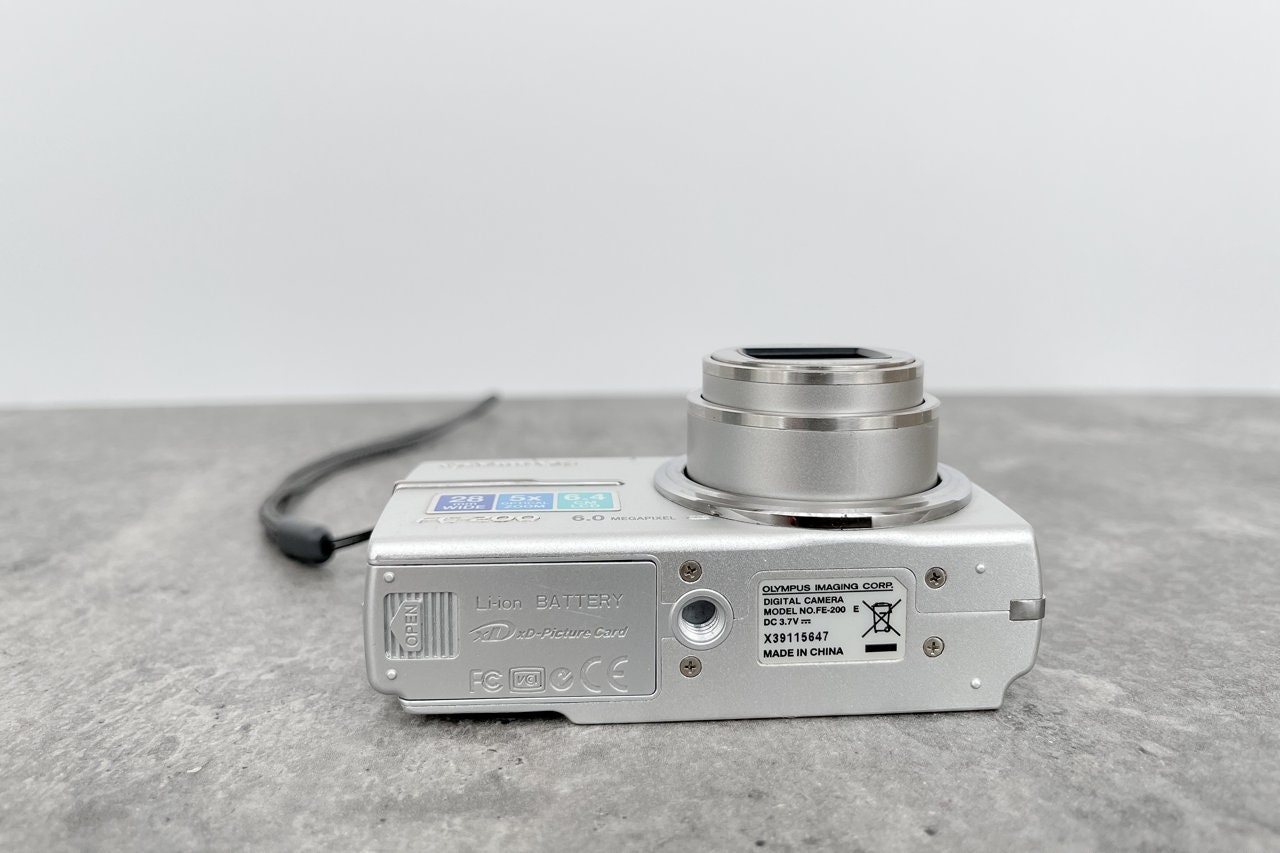 動作品 平成レトロ 平成レトロ CCD Y2K Olympus Fe-200 動作品 平成レトロ 平成レトロ CCD Y2K Olympus Fe-200