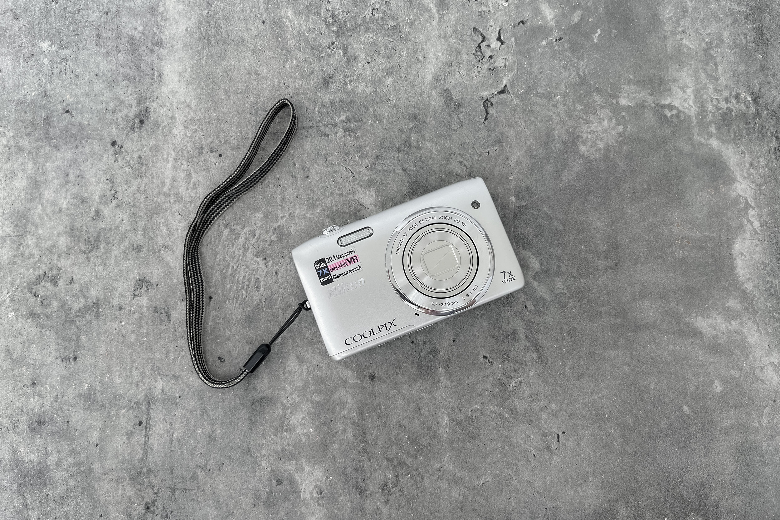 Nikon Coolpix S3500: Silver Vintage Digital Camera - Etsy Canada